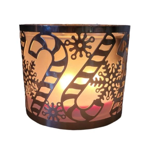 Bath and Bodyworks Candy Cane Snowflake Candle Holder - Picture 1 of 5